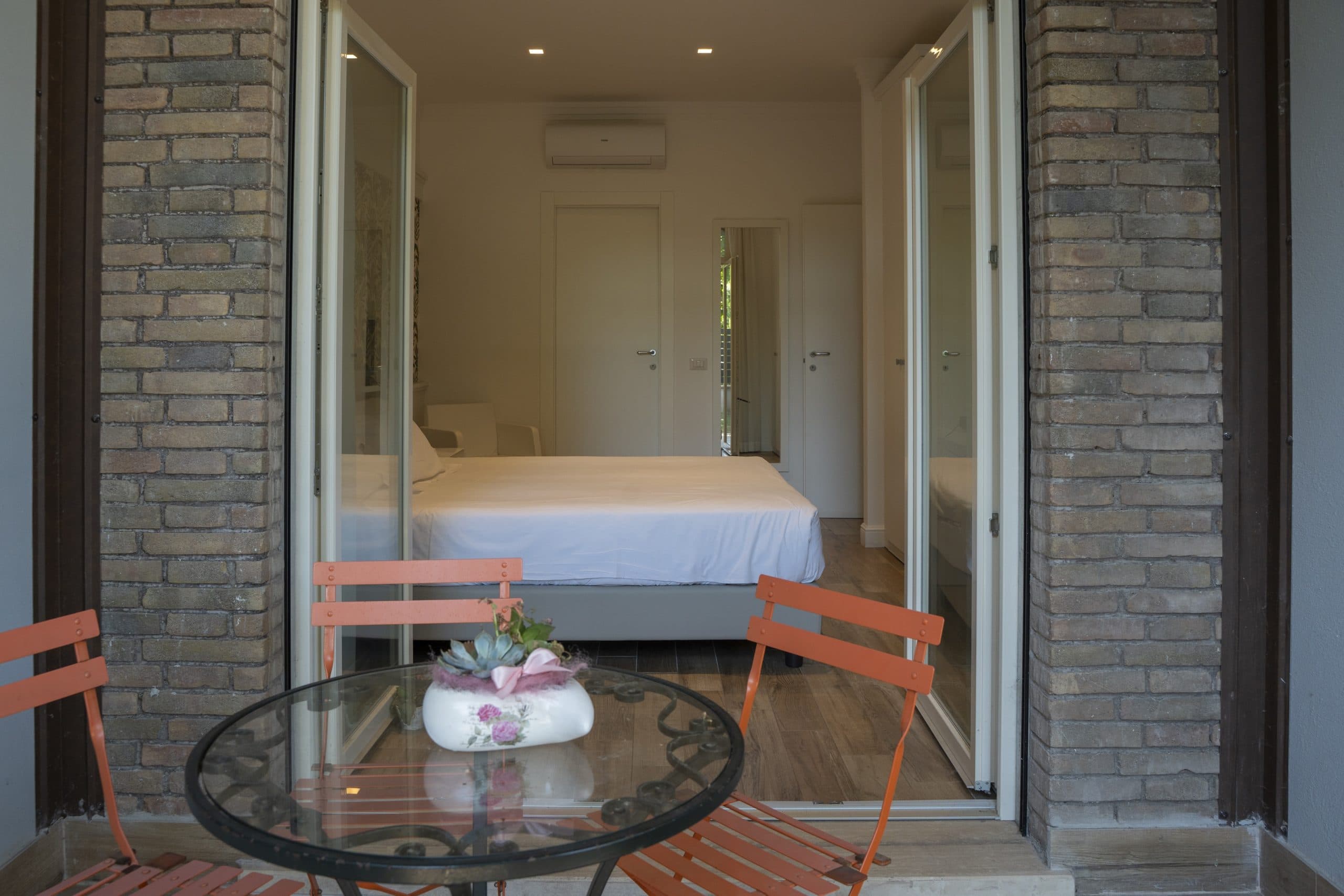 Garden Apartment overlooking the garden 3